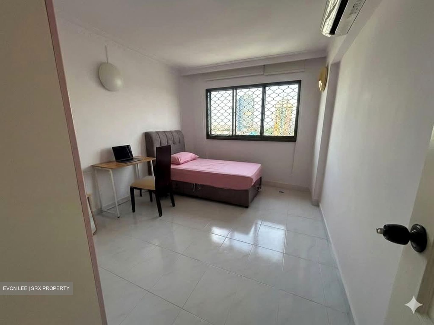 Blk 213 Jurong East Street 21 (Jurong East), HDB 5 Rooms #563240671